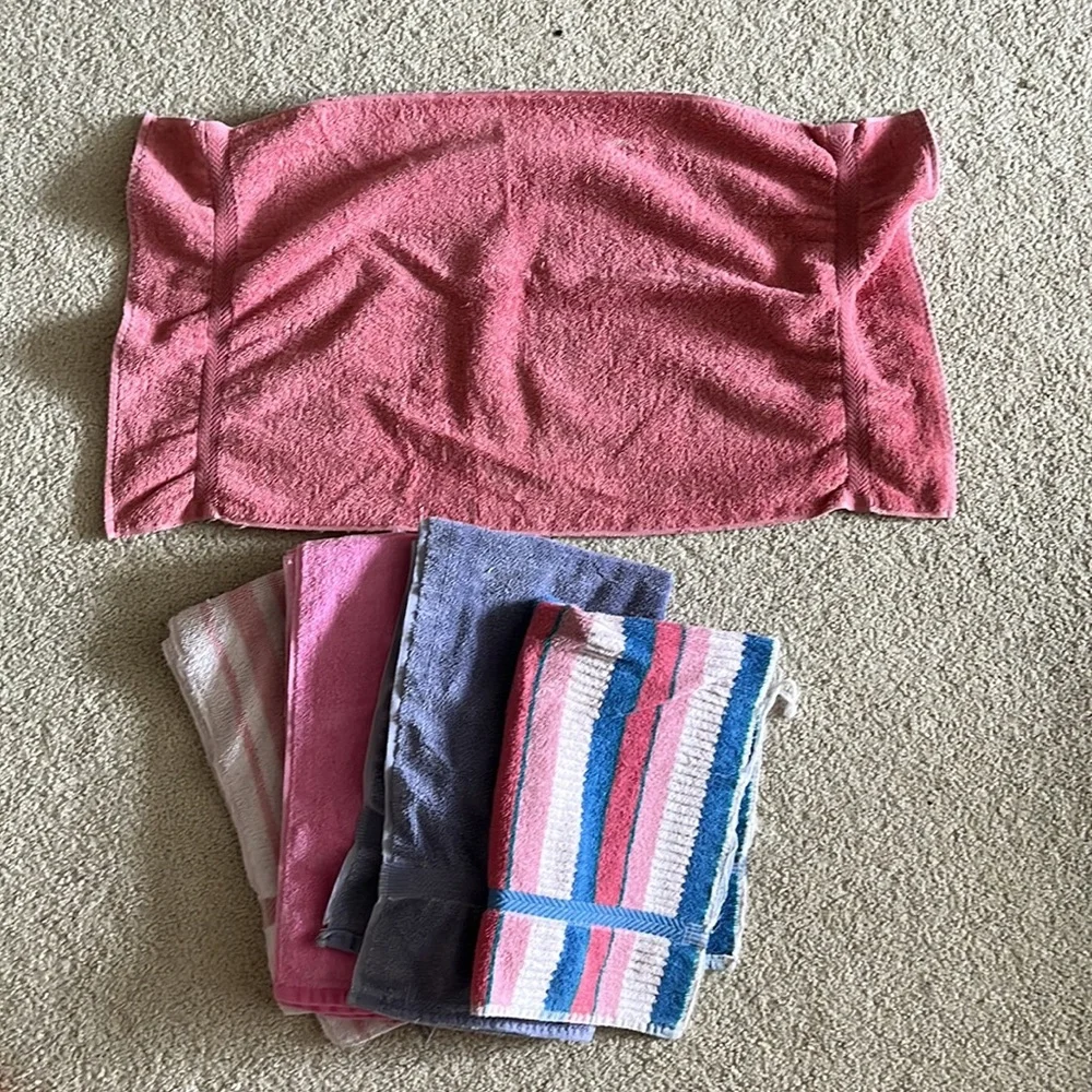 5 Different Bath Towels In Different Shapes & Sizes & Patterns